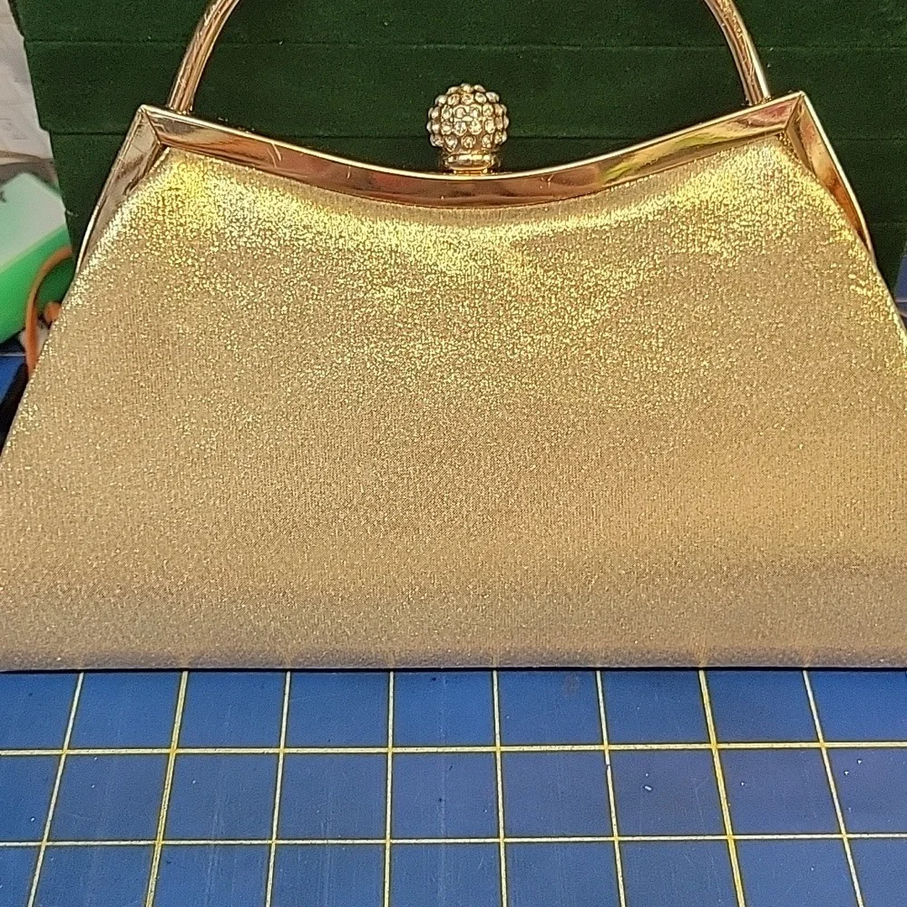 Elegant Gold and Silver Evening Bag New - Picture 3 of 4